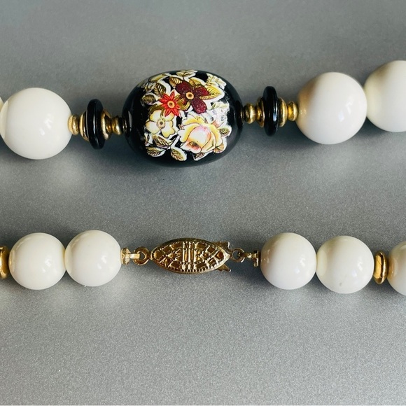 Vintage Painted Wooden Beads Faux Pearl Graduated Asian Necklace Cloison… - Picture 9 of 9